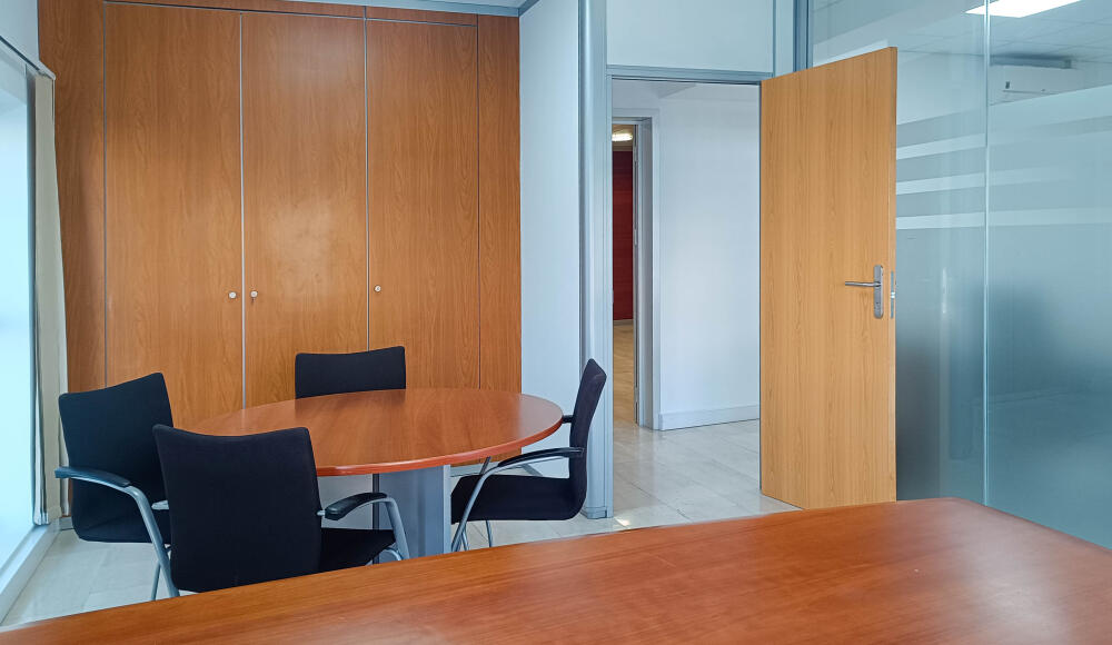 REF BEN129: Office, EuroTowers